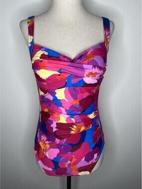 NWOT Nip Tuck Women's Multicolor/Multifit Cup One-Piece Swimsuit Size 6